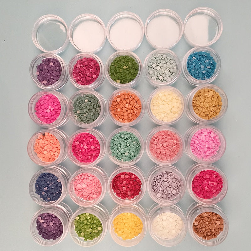 Diamond Painting Accessories | 64pc Transparent Accessory Container