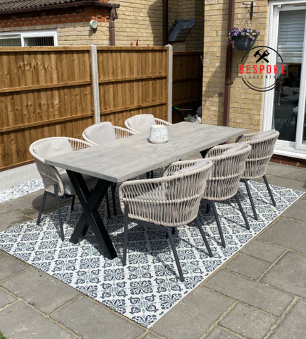 Outdoor dining set