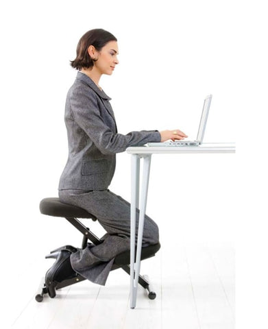 Comment bien s'asseoir sur une chaise de bureau ? Nos conseils