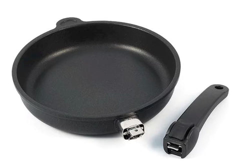 Frying pan with removable handle AMT Gastroguss