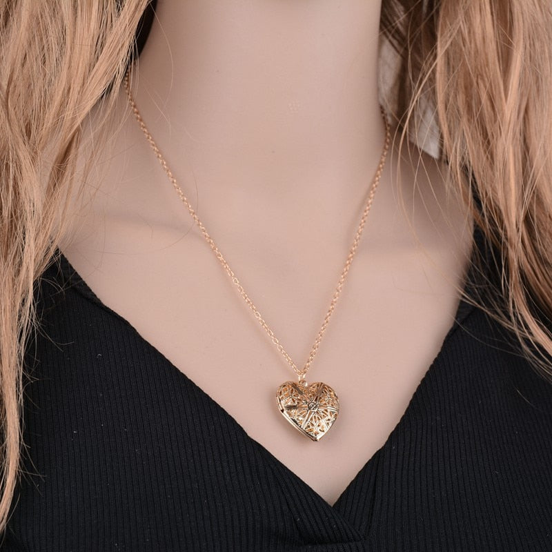 Heart Shaped Photo Frame Gold Silver Pendant Necklace For Women - FRANDELS