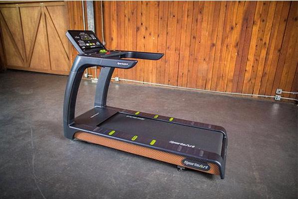 SportsArt T676 Treadmill