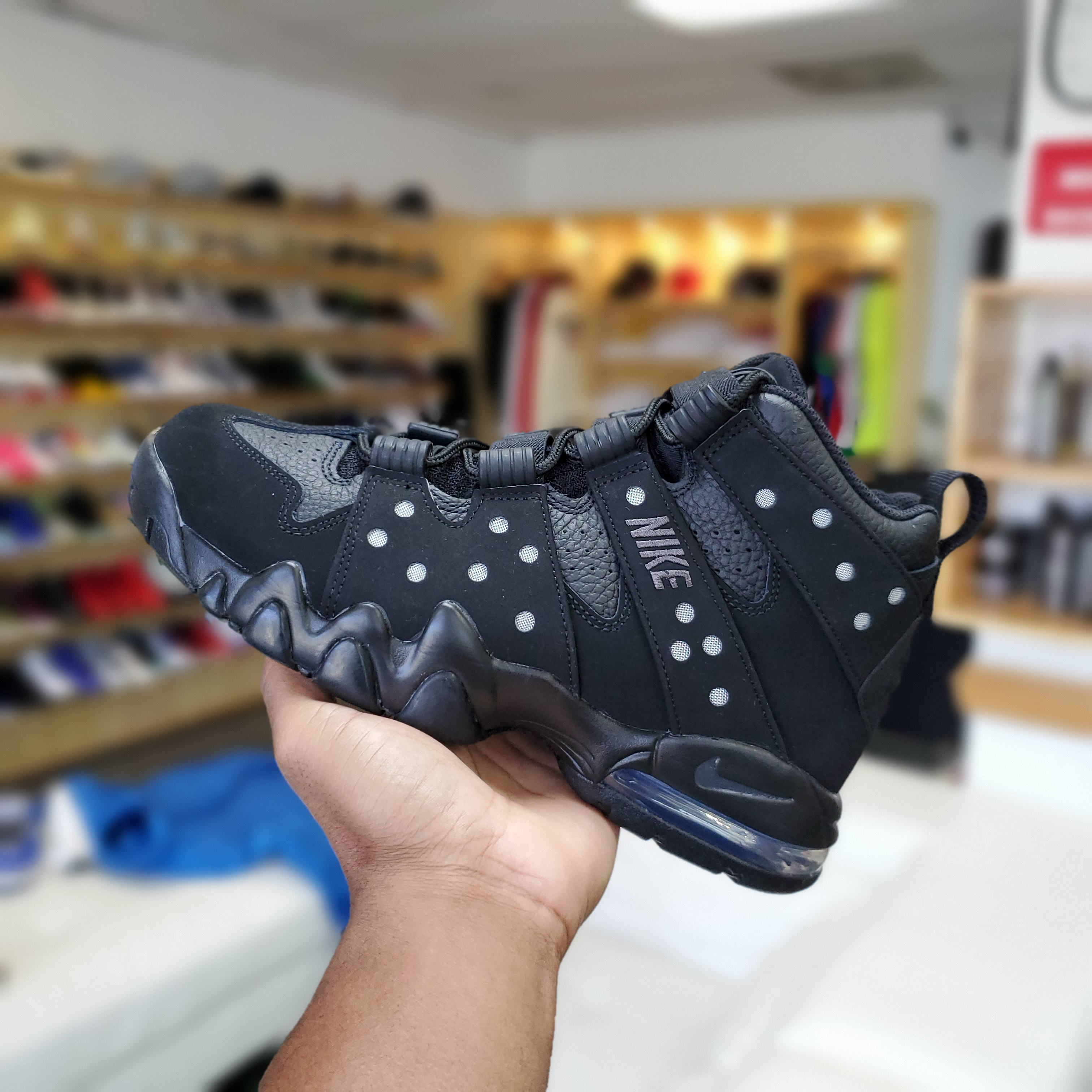 triple black nike air max cb 94