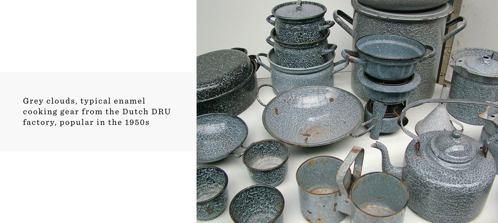 https://cdn.shopify.com/s/files/1/0045/1297/2890/files/Dutch_Graniteware_1950s_f74ab7bc-0c62-4051-b946-c5f89a0285f4_1024x1024.png?v=1636395122