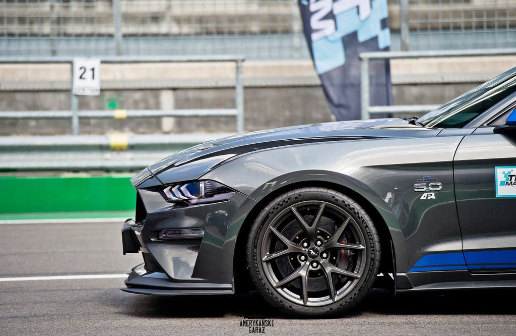 Mustang S550 GT Track car with DBA T3 5000 discs and Michelin Cup 2 tyres