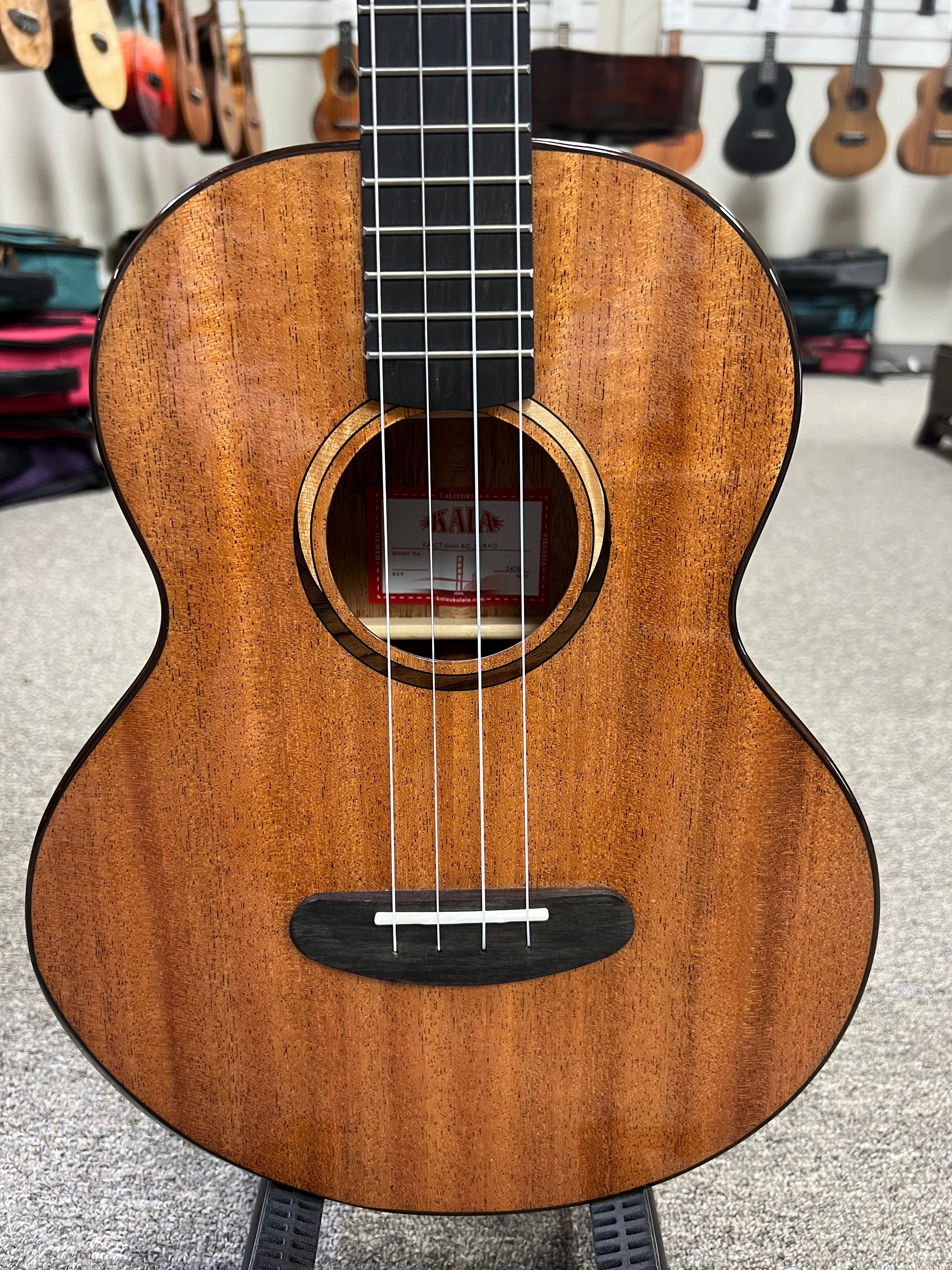 KALA KA-CT-SMH-BG Solid Mahogany Baritone Ukulele w/Case - Contour Series