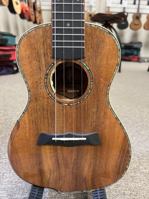 Makaio MKC-20E Solid Koa Concert Electric Ukulele w/Case - Rosewood Comfort Armrest - Aloha City Ukes