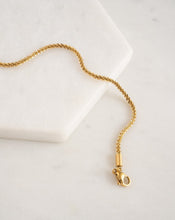 Load image into Gallery viewer, Minimal and but elegant 18k gold plated chain bracelet