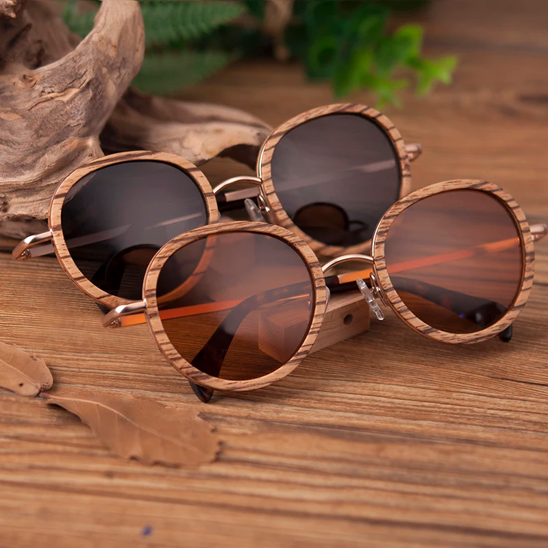 Óculos de sol feminino de madeira com lentes polarizadas UV400 - Moda e proteção para seus olhos.
