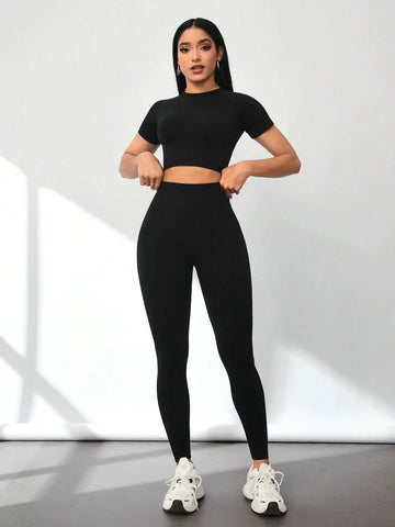 Calça Legging Academia Feminina Levanta Bumbum, cintura alta, tecido 4-way stretch, ajuste perfeito para atividades físicas e realce das curvas.