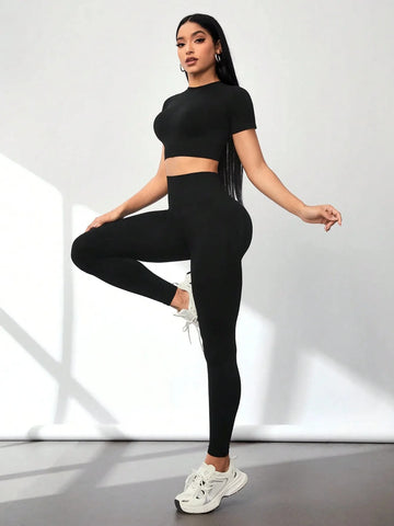 Calça Legging Academia Feminina Levanta Bumbum, cintura alta, tecido 4-way stretch, ajuste perfeito para atividades físicas e realce das curvas.