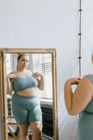 plus size model with mirror