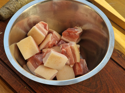 Pork cut in 4cm pieces