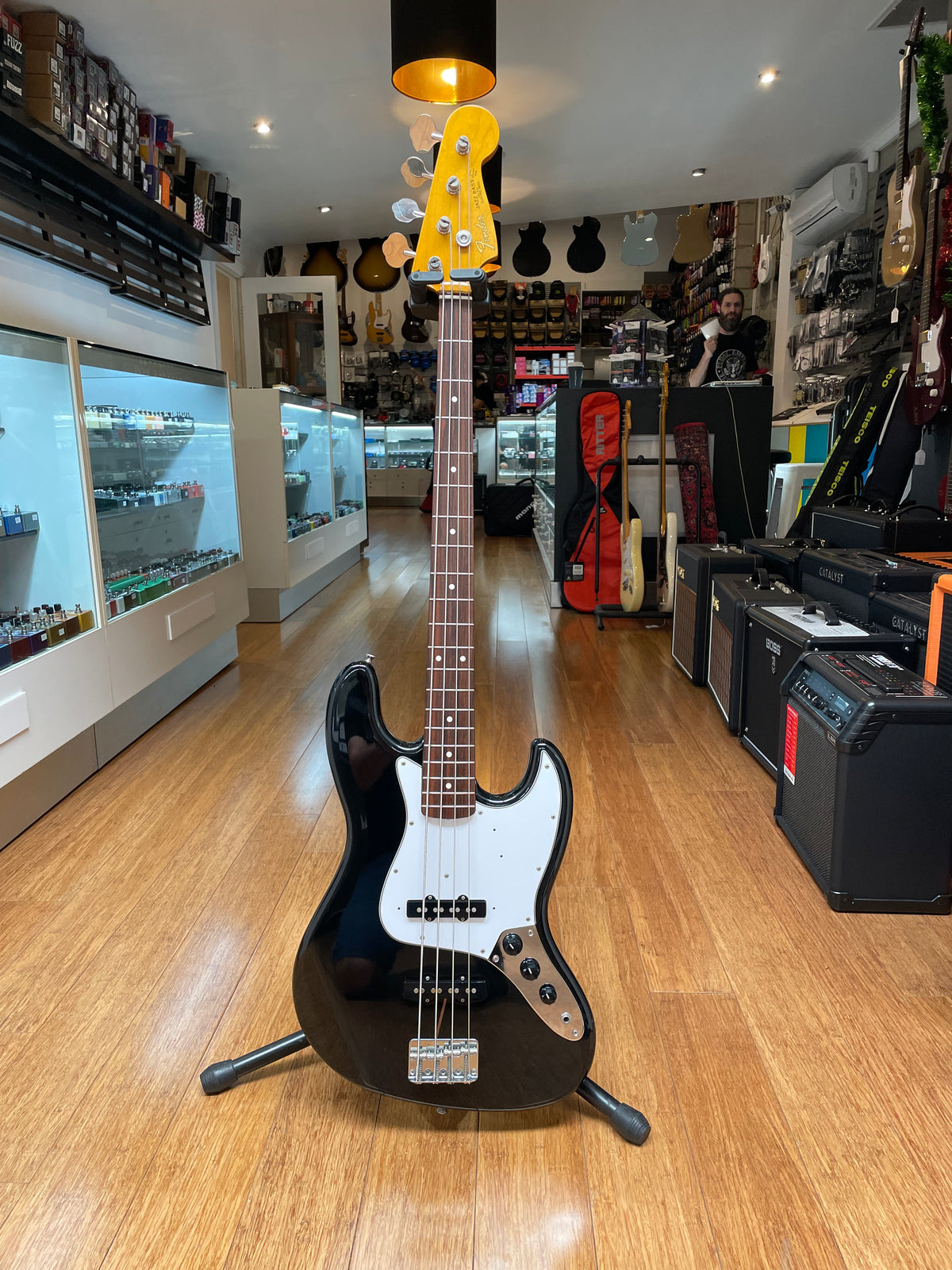 Pre Loved Fender JB62-58 J-Bass Black Rosewood board