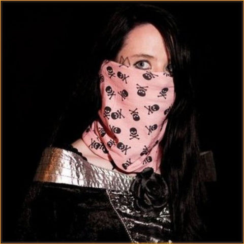 bandana-covering-mouth