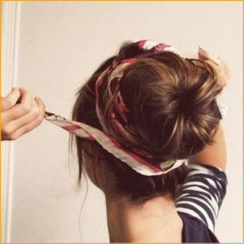 bandana-woman-hairstyle-bun