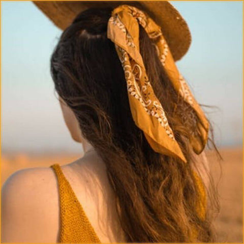 hairstyle-woman-bandana-ponytail