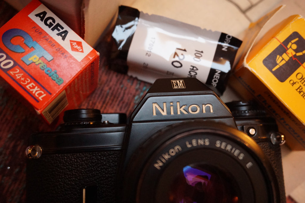 整備済】 ニコン Nikon EM + NIKKOR 50mm F1.8 Ai-