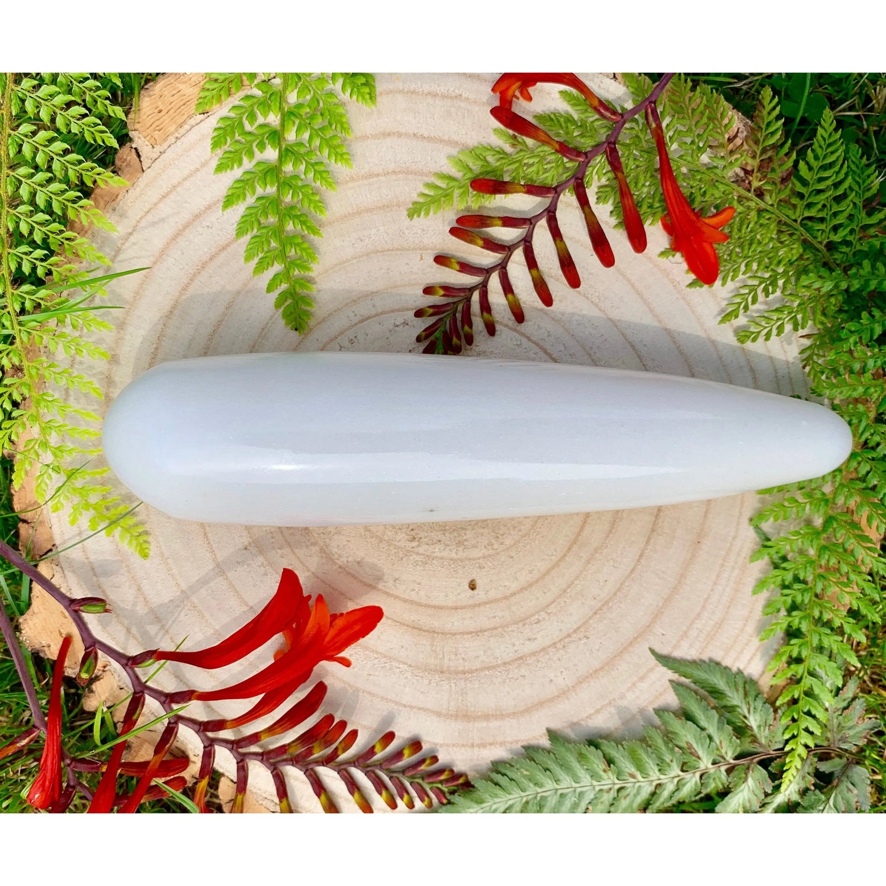 White Jade Yoni Wand Yoni Love Crystals Vegantoys