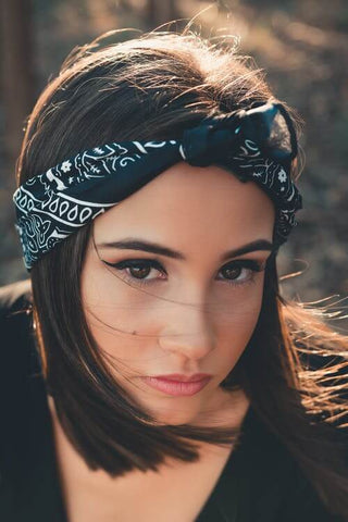 Comment mettre un bandeau dans les cheveux - Top 4 – RoyalBandana :  boutique bandana