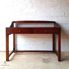 CustHum Bordeaux - Mid-century modern minimalistic work desk with elevated platform