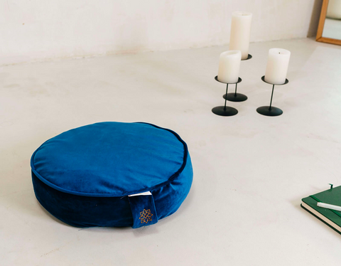 How to use yoga bolsters and Meditation cushions for Meditation