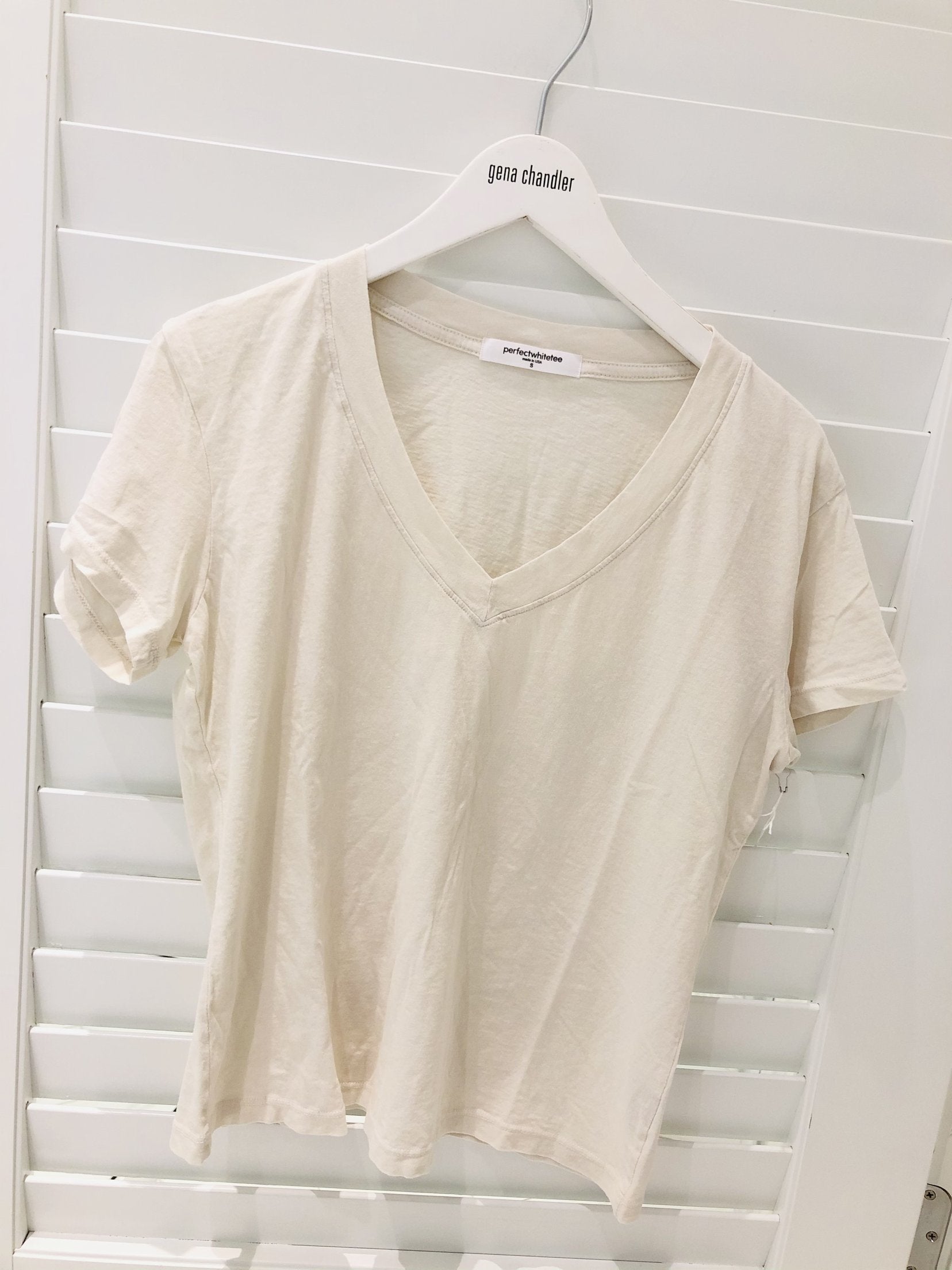 Perfect White Tee - Hendrix Basic VNeck - Sugar