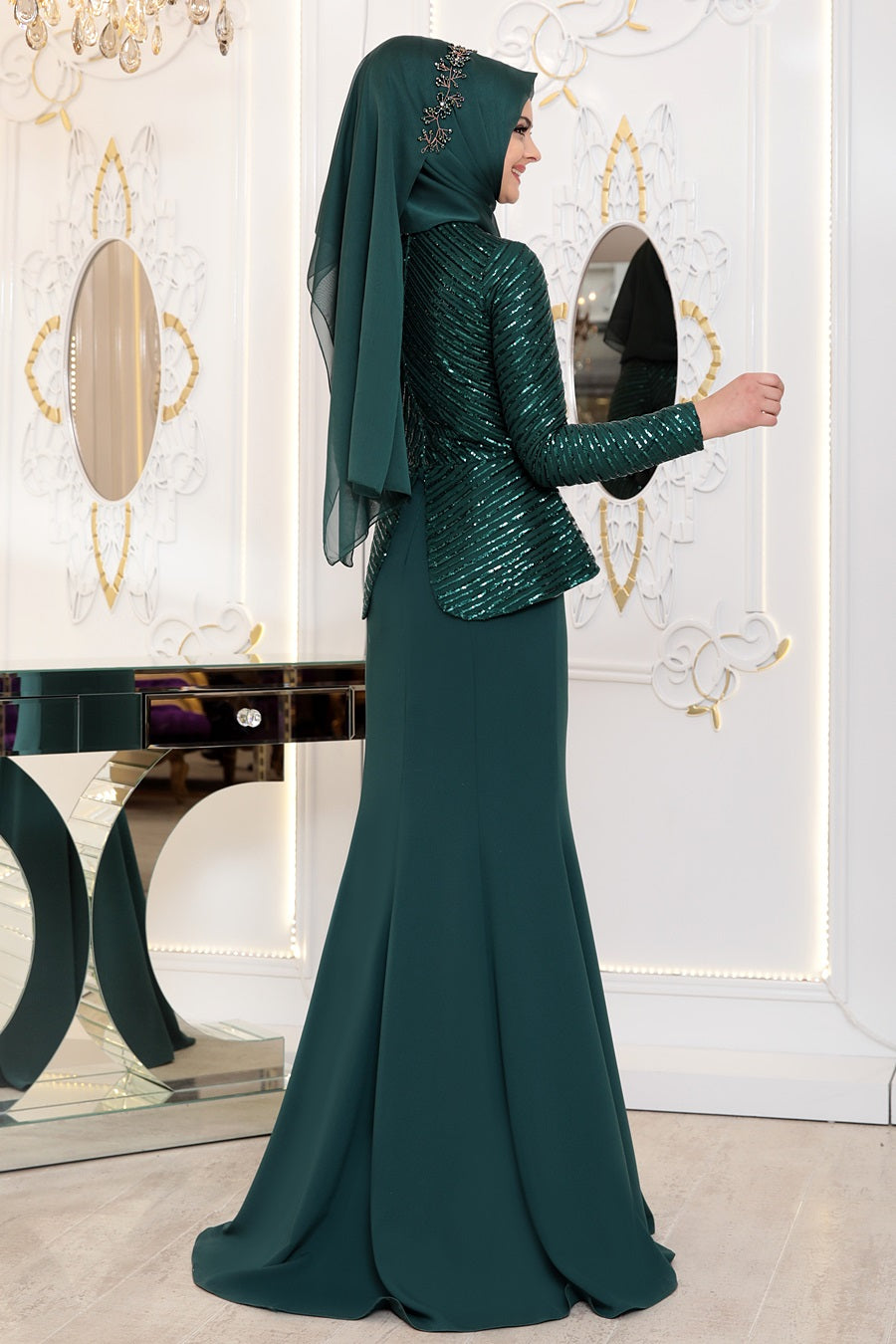 emerald green abaya