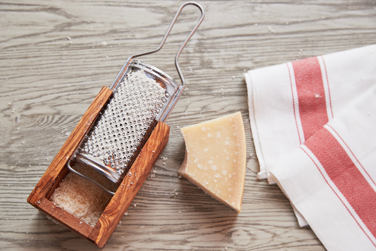 ITALIAN GRATER Vintage 70s parmesan Grater Cheese Container steel Box With  Lid Made in Italy Timeless Gift 