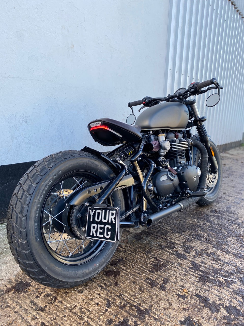 triumph bonneville bobber tail tidy