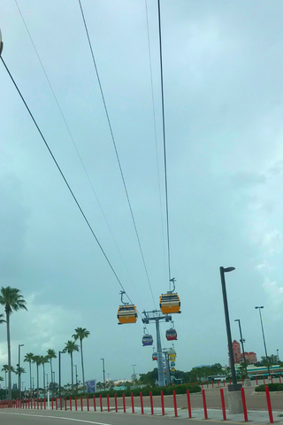 disney skyliner gondola