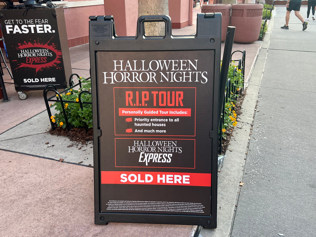 Halloween Horror Nights RIP Tour Sign
