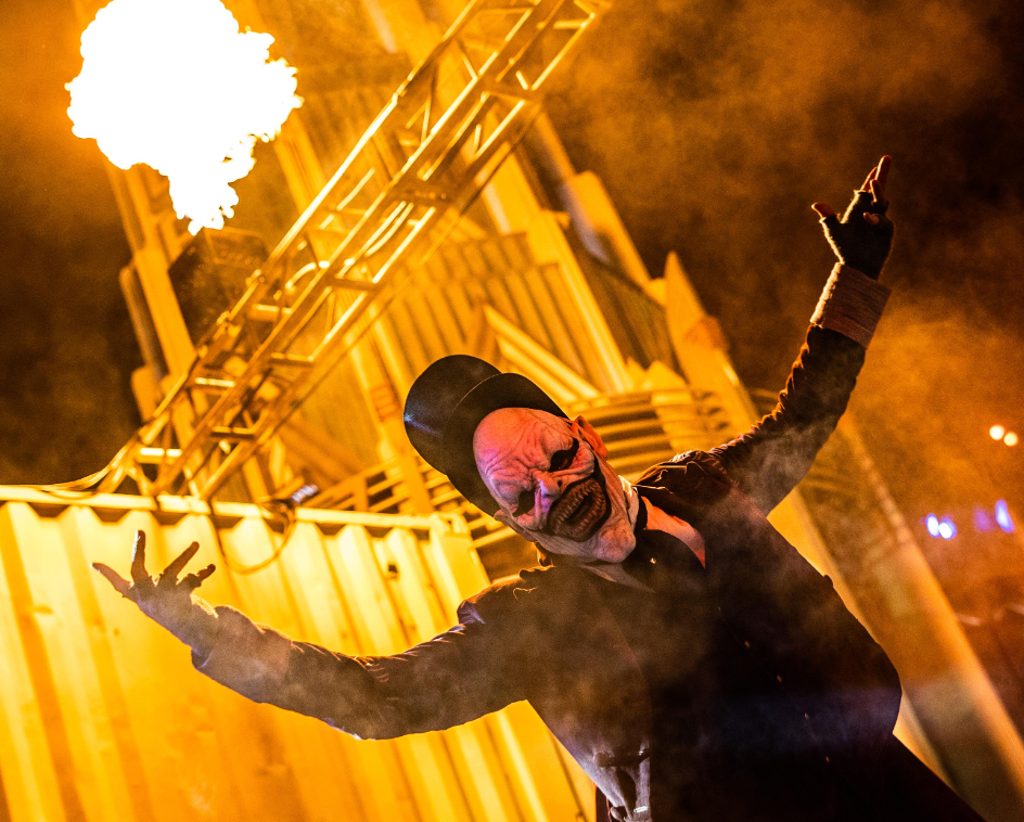 Clown With Fire At Halloween Horror Nights