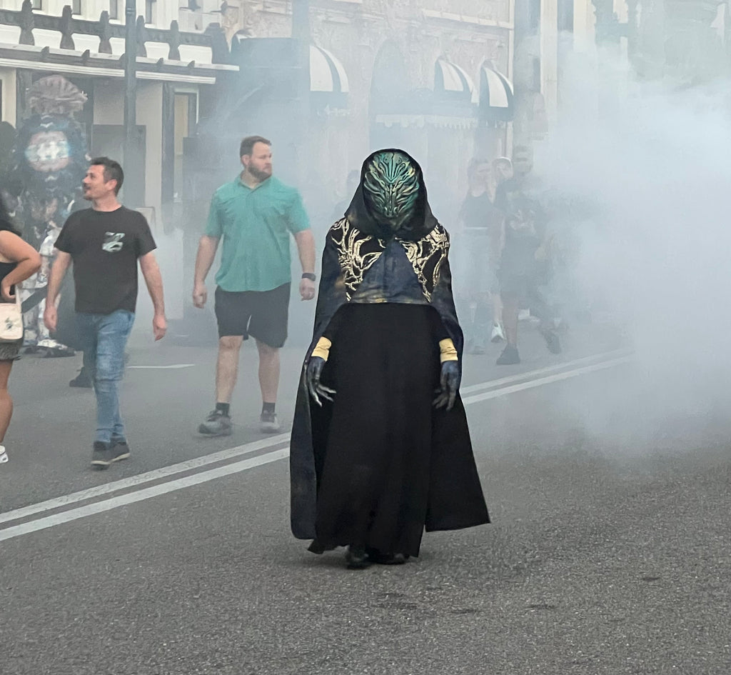 Halloween Horror Nights Alien Scareactor