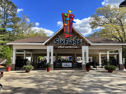 six flags great adventure entrance