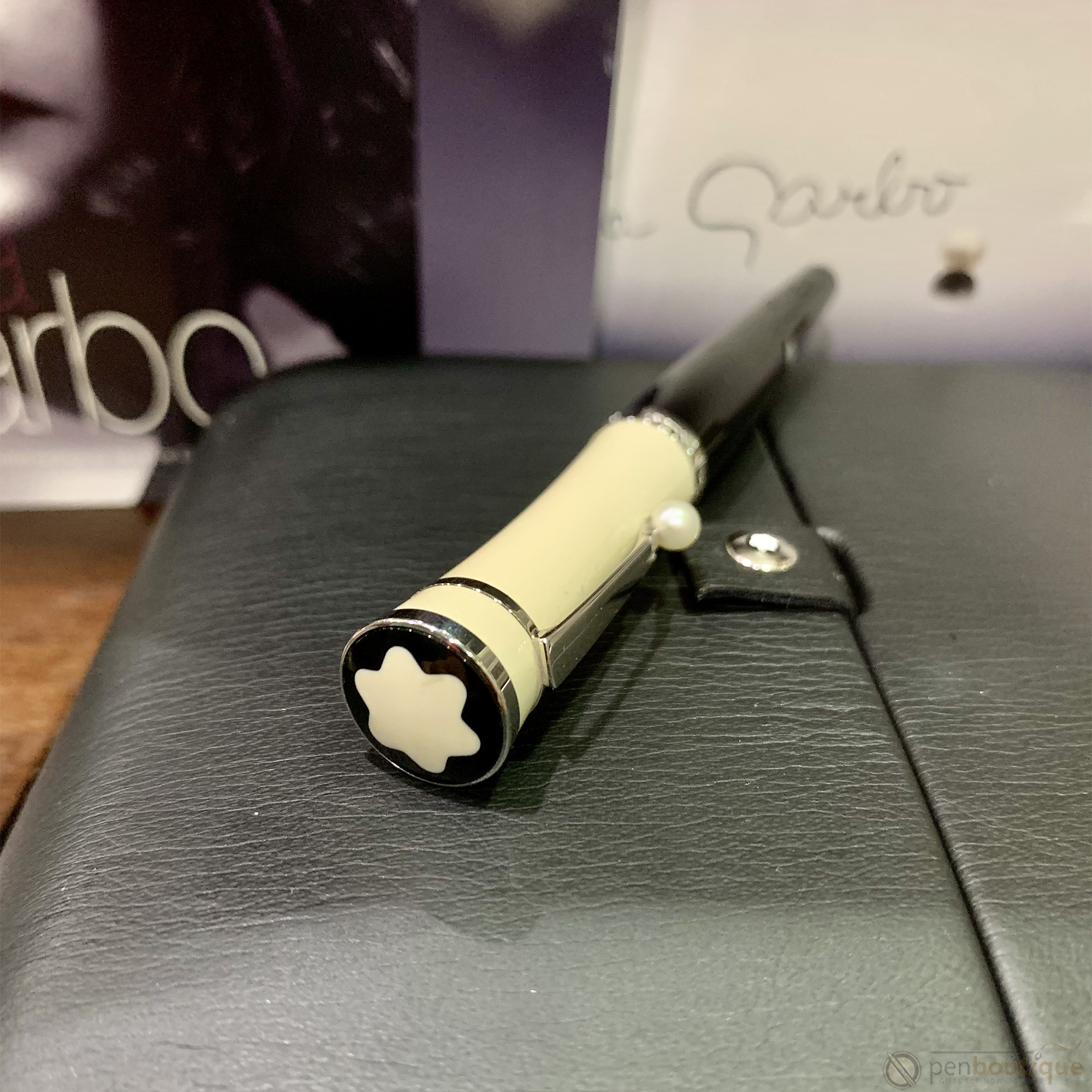 Hoofdkwartier Encommium Automatisch Montblanc Muses Greta Garbo Fountain Pen - Special Edition M - Pen Boutique  Ltd