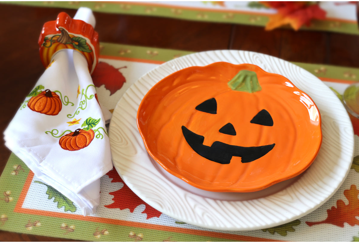 Fall Harvest Halloween dining table set with temp-tations Pumpkin Patch cloth napkins with matching rings