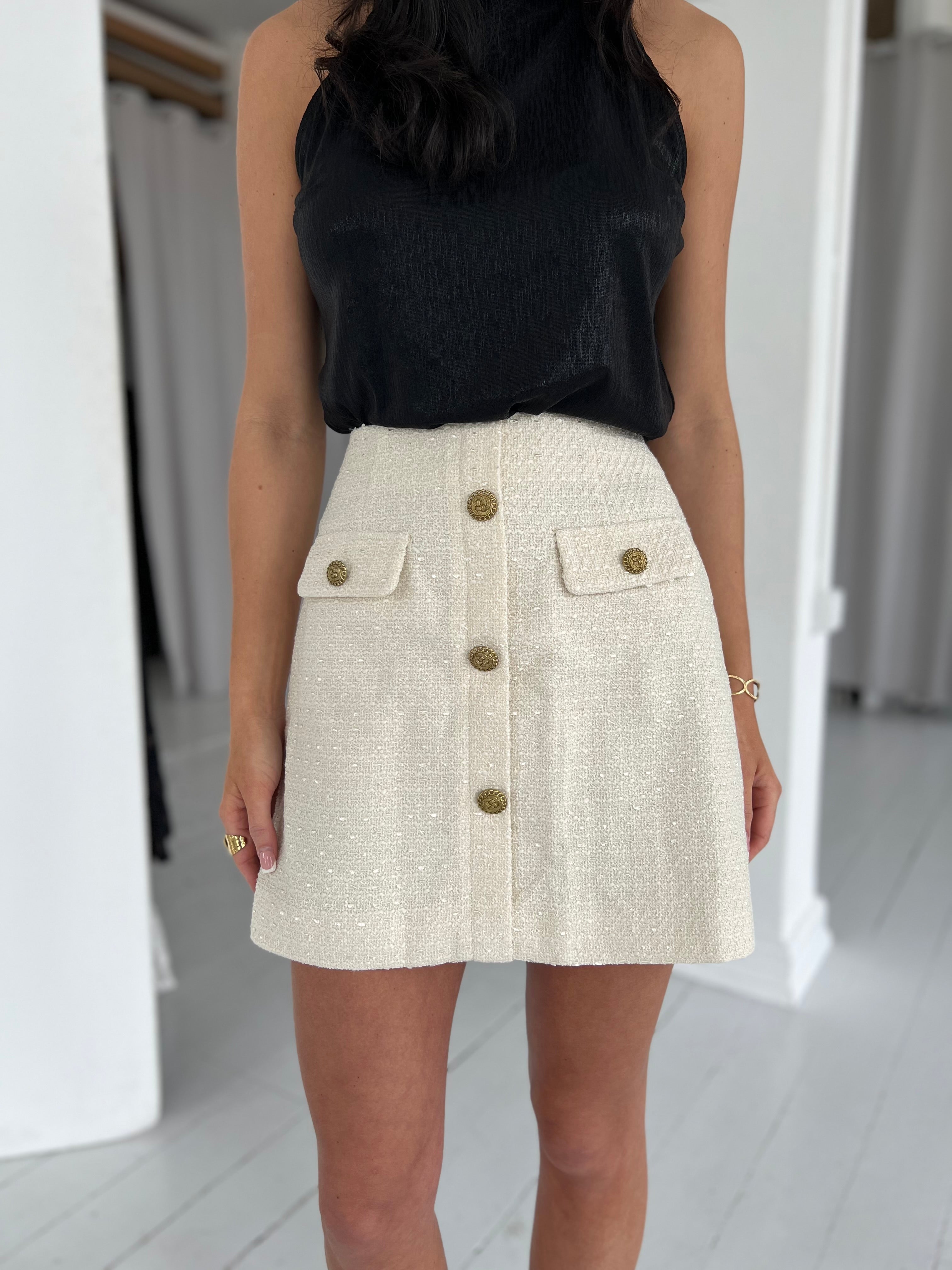 Se Mai beige boucle skirt (2416) - XL hos Åberg Copenhagen