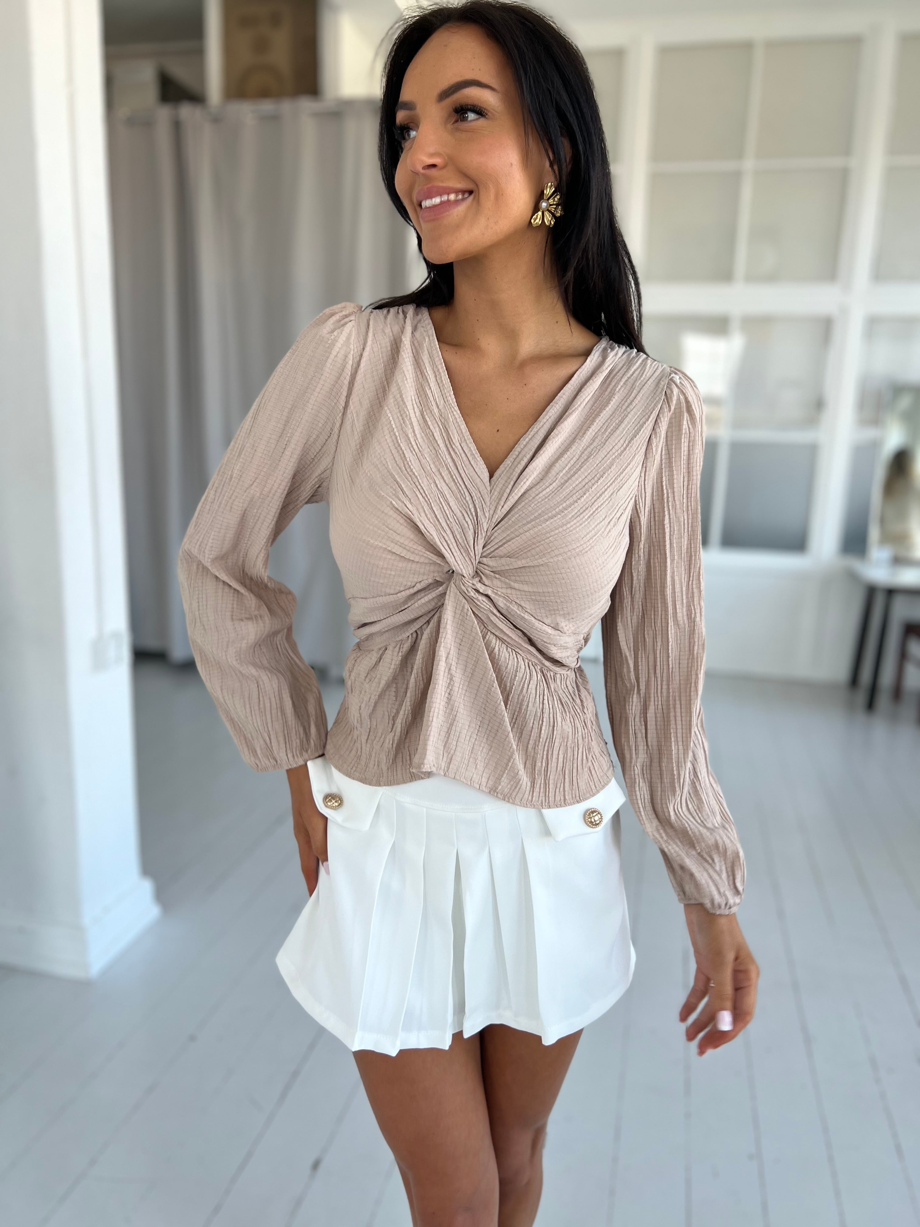 Billede af Lea taupe knot blouse - Onesize