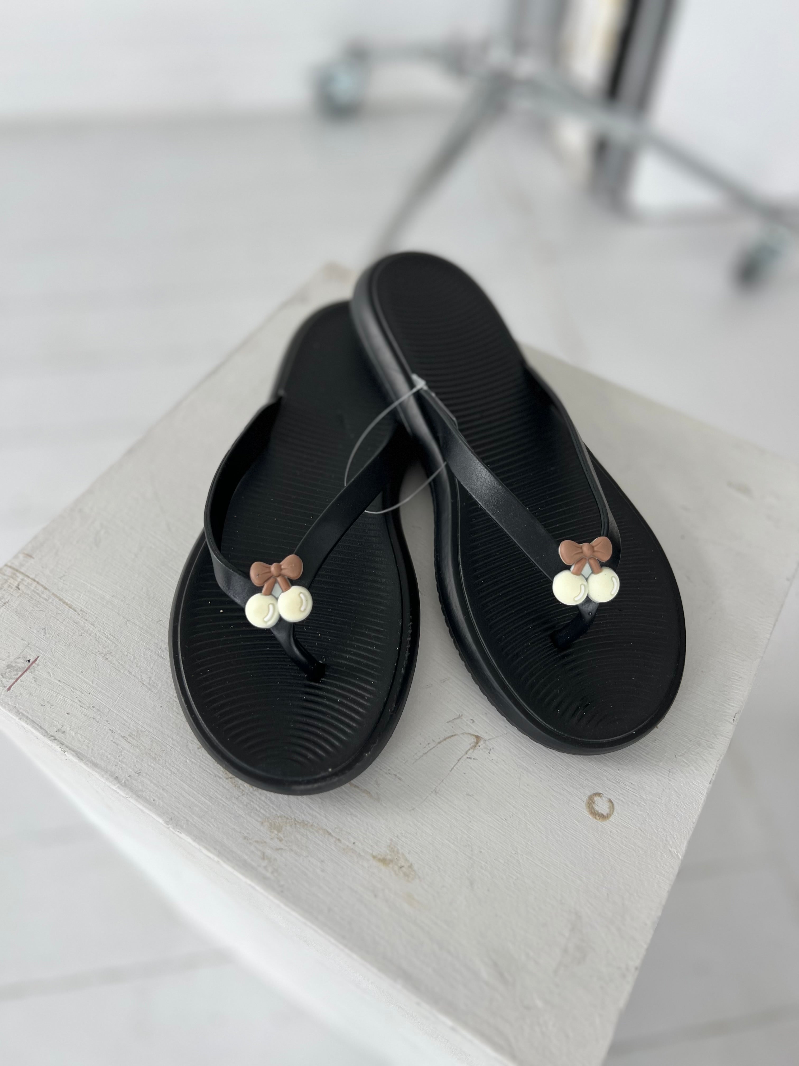 Se Rosaly black flipflop (9802) - 37 hos Åberg Copenhagen