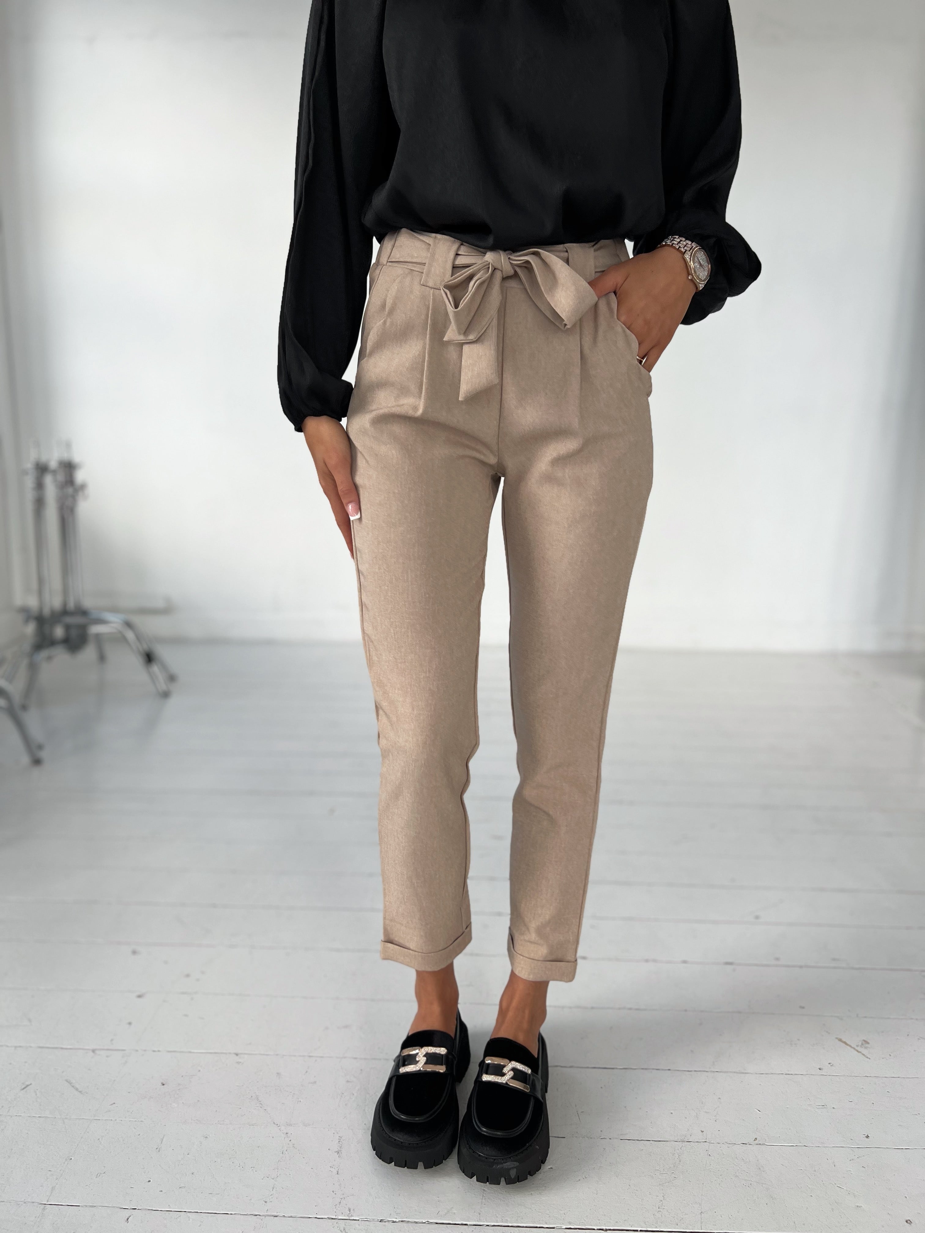 Se Emma Ella beige pants (5815) - L hos Åberg Copenhagen