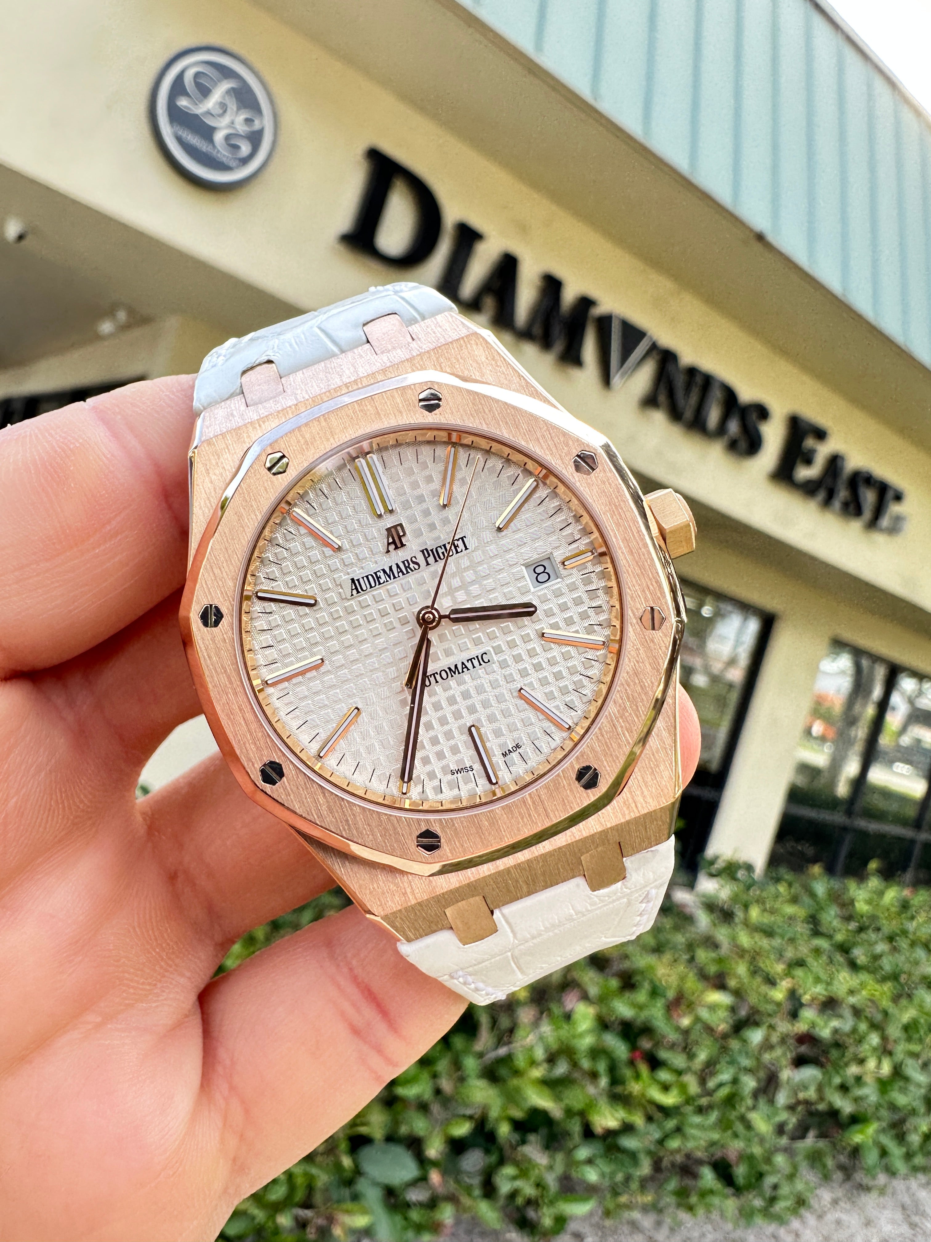 Audemars Piguet Royal Oak 41mm 18k Rose Gold Silver Dial Watch  15400or.oo.d088cr.01 MINT