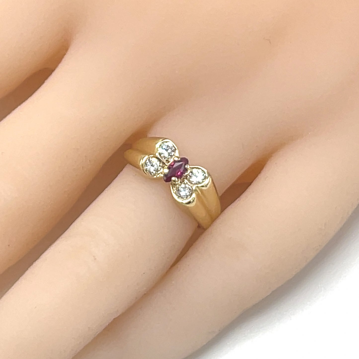 Pre-owned Louis Vuitton Blason Diamond Ring in 18K Gold