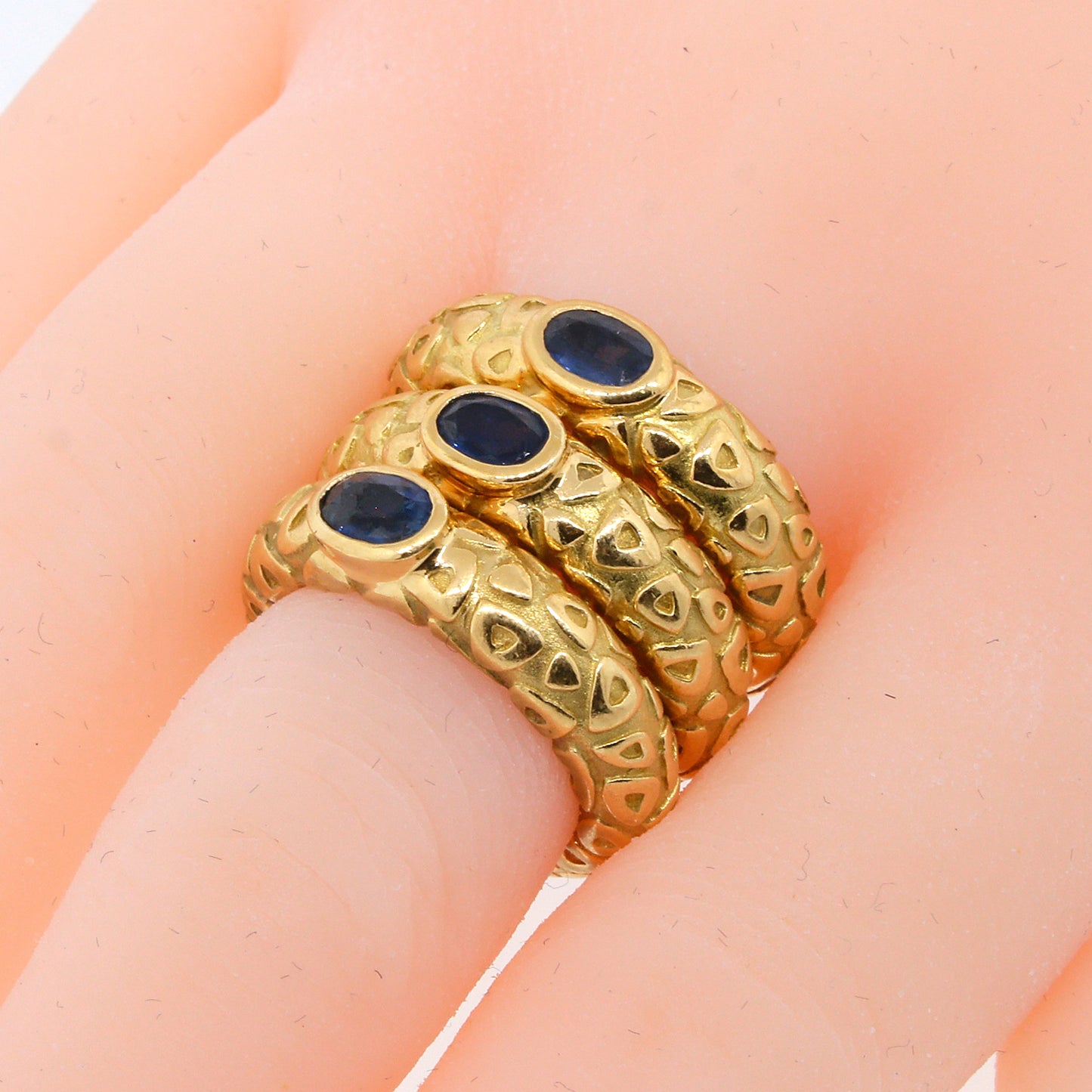 Pre-owned Louis Vuitton Blason Diamond Ring in 18K Gold