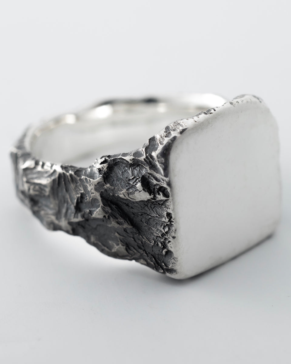 CEMENTAR-SIGNET-RING // GONE.ARCHIVE - Artisan Jewellery