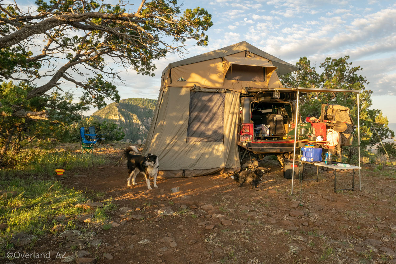 dog-in-front-of-roof-top-tent-and-annex-room-dispersed-camping-in-idaho-for-free