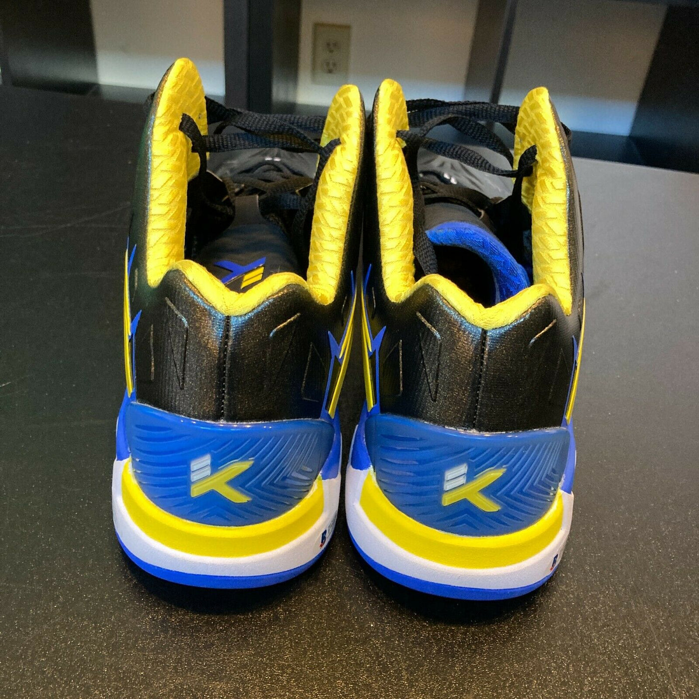 2015-16 KLAY THOMPSON Signed Game Issued KT1 Shoes Sneakers JSA & Beck ...