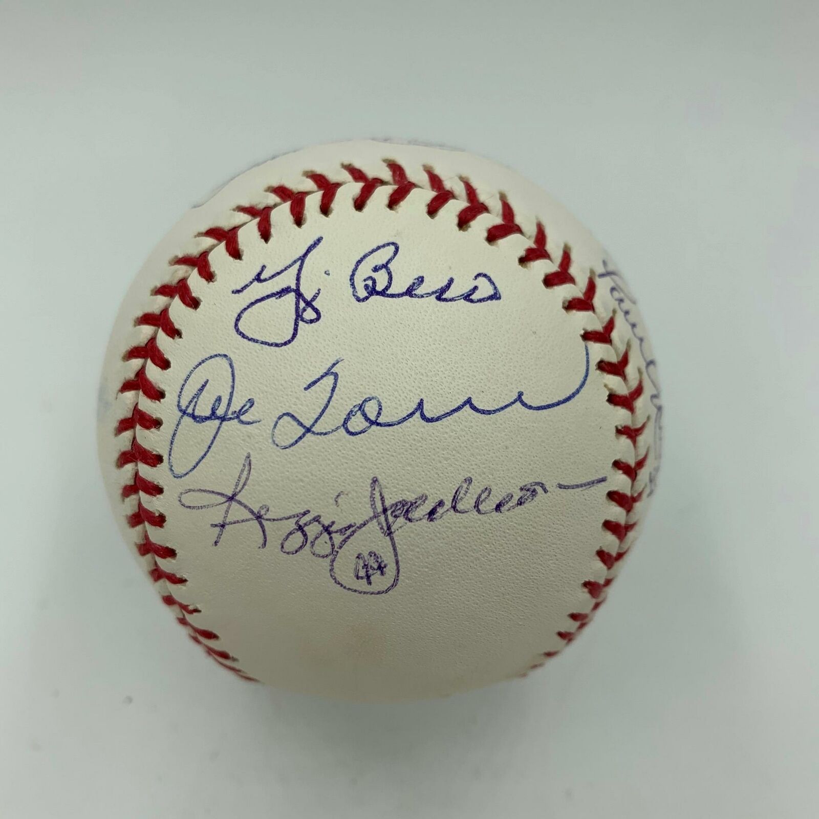 Mint Joe Dimaggio Yogi Berra Don Mattingly Yankees Legends Signed Base —  Showpieces Sports