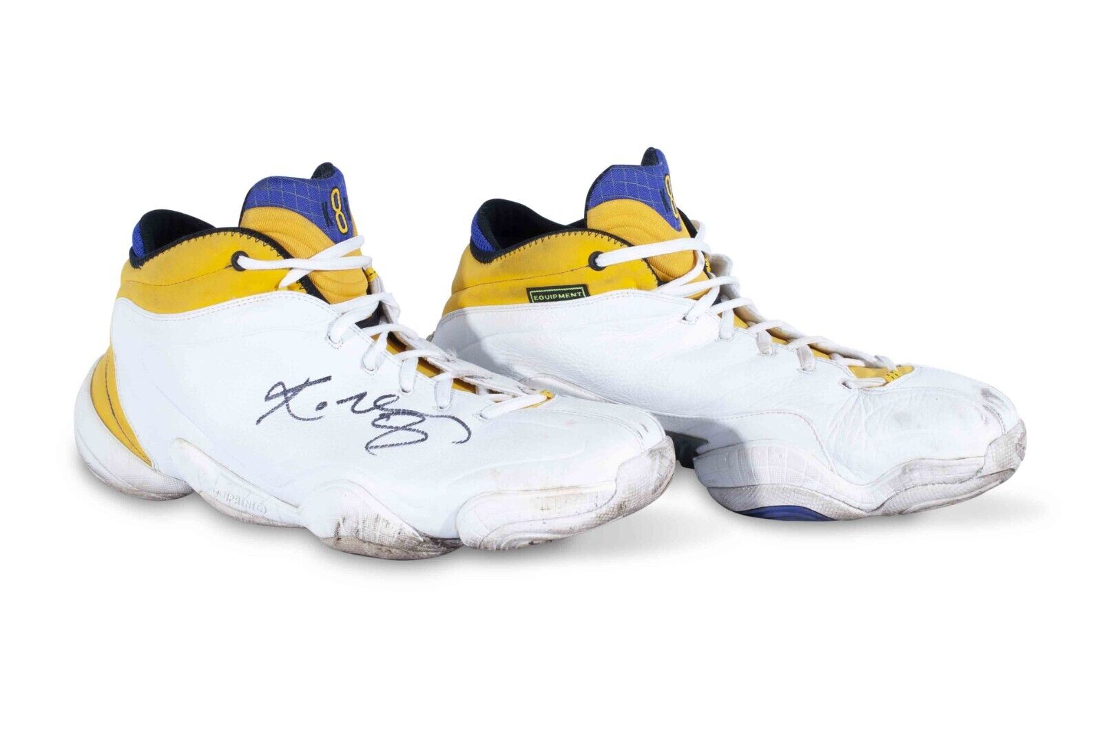 Kong Lear Alvorlig Fordøjelsesorgan Kobe Bryant Dual Signed Adidas Europe Tour Game Used Sneakers JSA COA —  Showpieces Sports