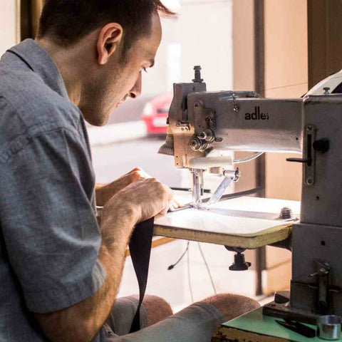 Taller en Barcelona donde se Fabrican a mano las Carteras y Bolsos Babau.